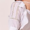 blusa off white decote quadrado 7