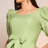 vestido verde claro com faixa 8