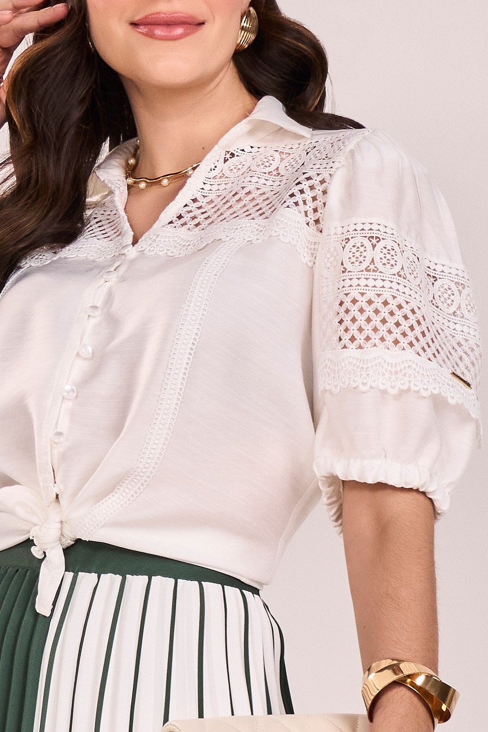 Camisa Off White Viscose Detalhes De Guipir Vazados Fascinius