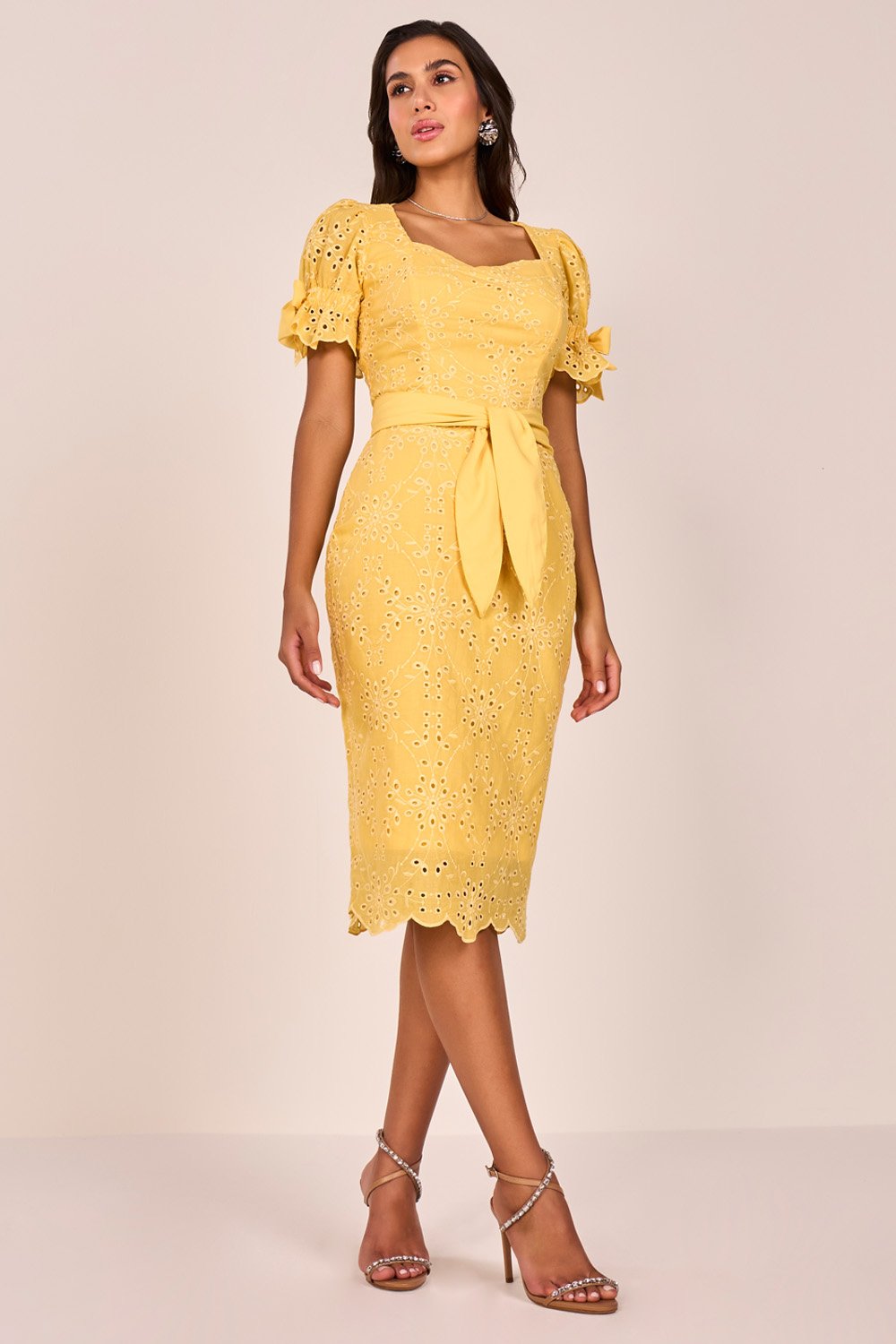 Vestido Amarelo Com Detalhe Preto Vestido Amarelo Laise Mangas