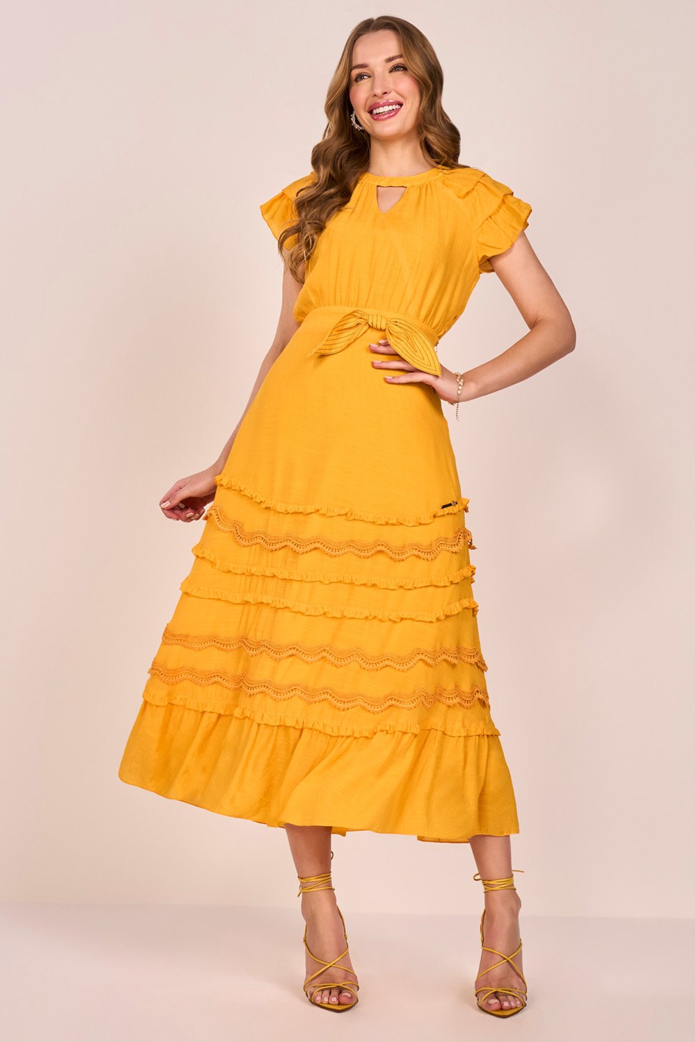 Vestido Amarelo Viscose Detalhes Em Laço e Babados Godê Midi Fascinius