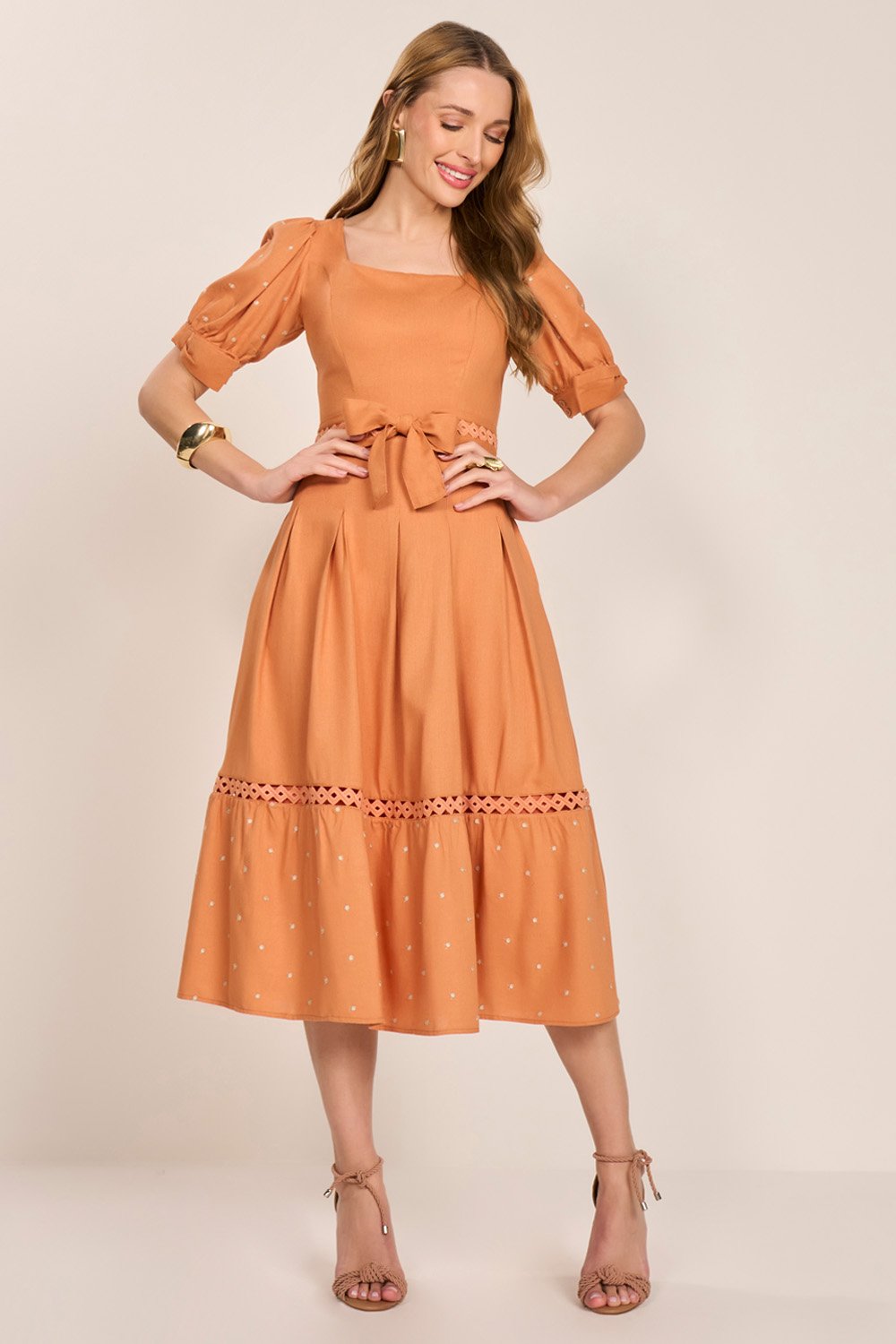 Vestido Laranja Bordado Poá Manga Bufante Godê Midi Fascinius