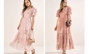mulher com vestido longo rosa com estampa floral