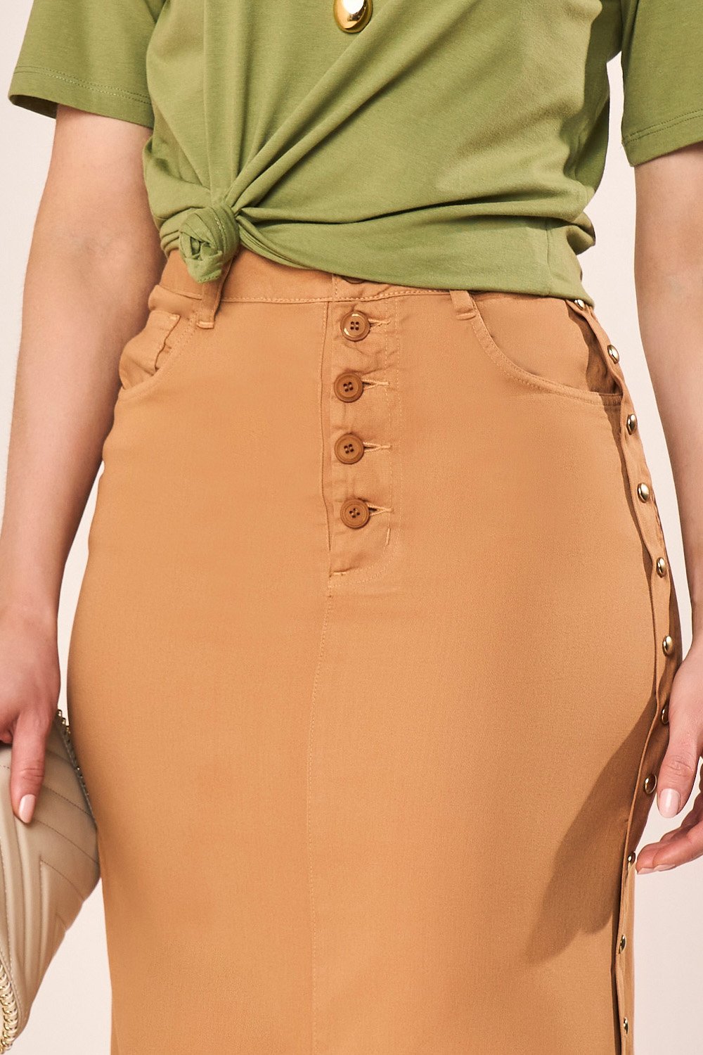 Saia Reta Caramelo Detalhes De Tachas Midi Fascinius