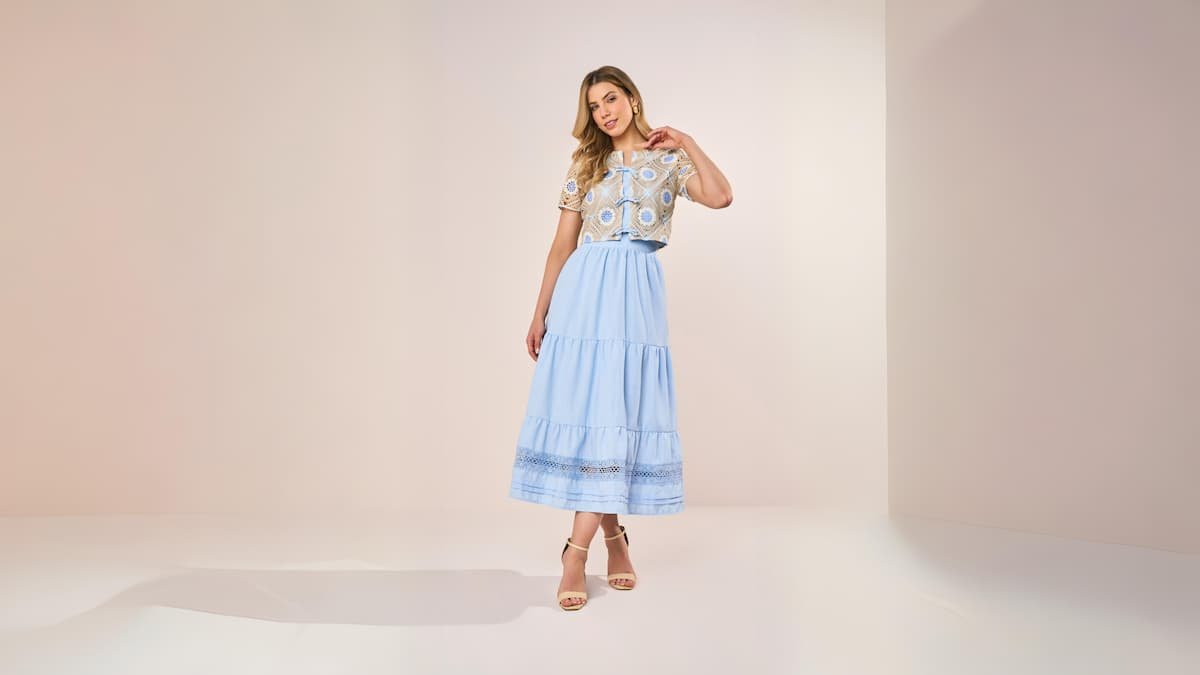 mulher usando um look para calor