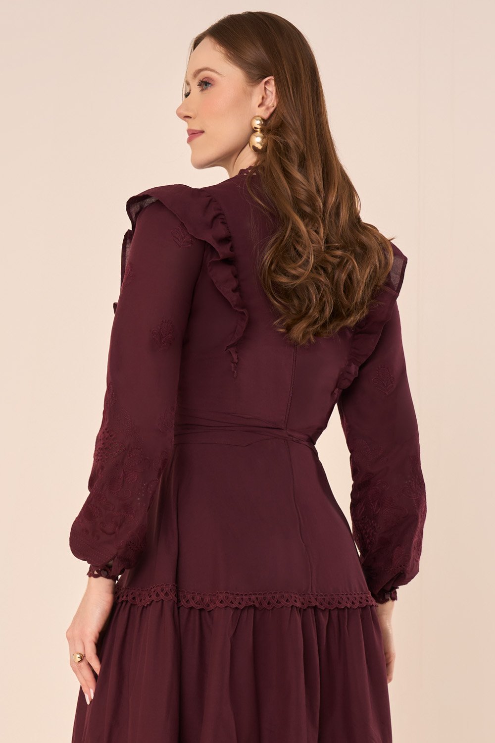 Vestido Midi Evasê com Mangas Longas Bordadas Vinho - Fascinius