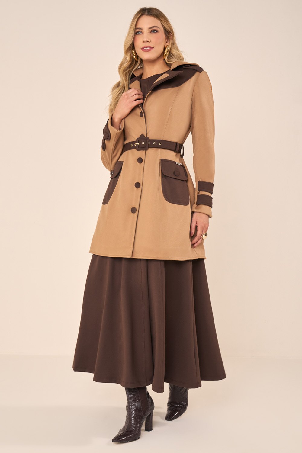 Trench Coat Caramelo com Lapela Ampla - Fascinius