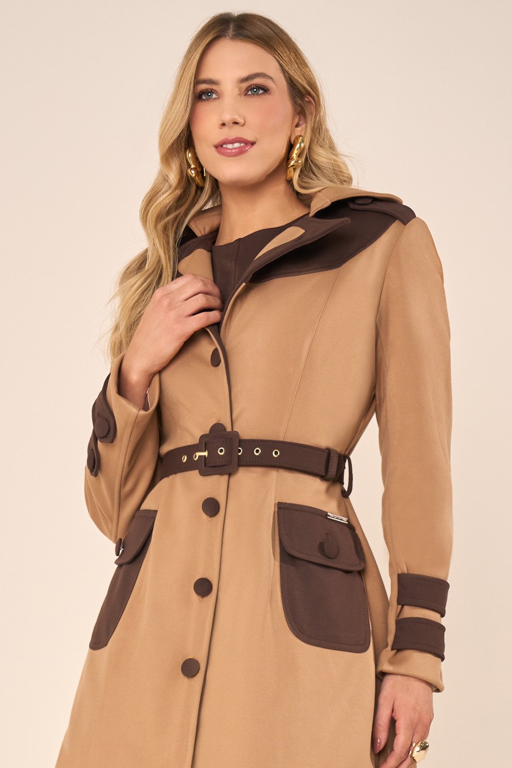 Trench Coat Caramelo com Lapela Ampla - Fascinius