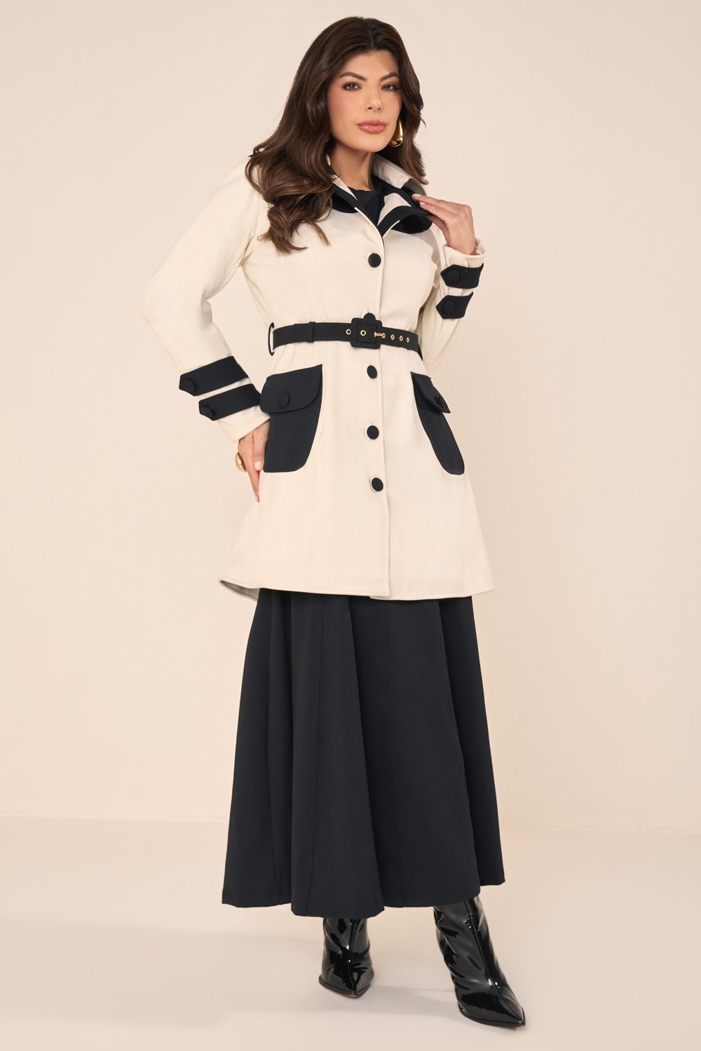 Trench Coat Off-White com Lapela Ampla - Fascinius
