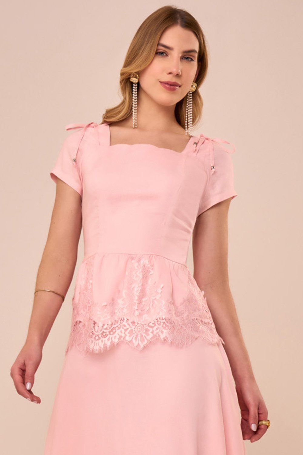 Conjunto Midi com Peplum e Acabamento em Renda Rosa - Fascinius